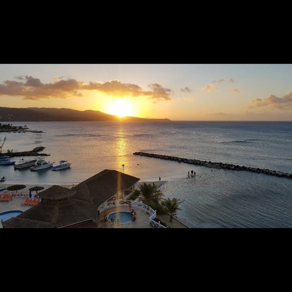 Meet your Posher, Admira - Picture 1 of 1